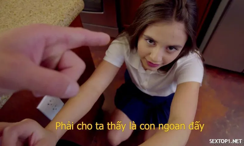 Em đau đến phát khóc rồi mà anh vẫn cứ đánh vào bướm em